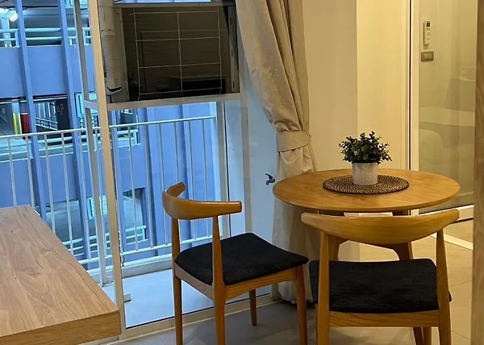 Blu 395 Ari-saphan Khwai 4*