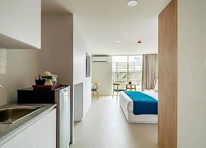 Blu 395 Ari-saphan Khwai 4*